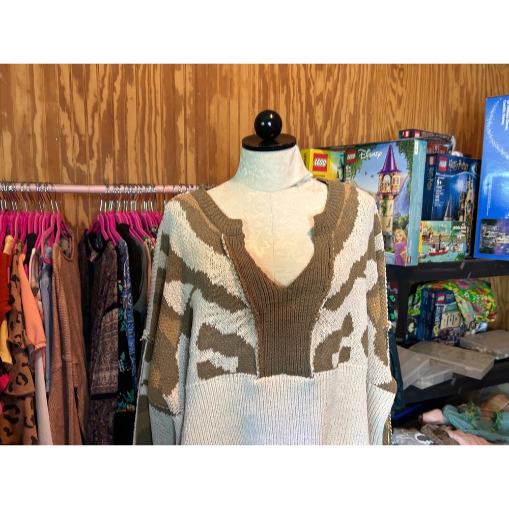POL Boho Animal Print Oversized Knit Sweater Olive Cream‎ Boho Slouchy Sz L - Picture 3 of 10